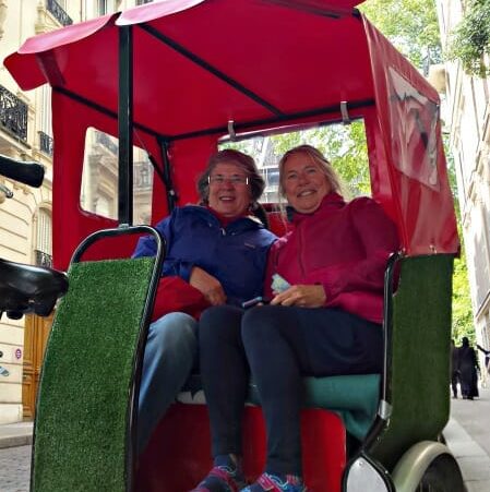 photo, image, women in bike taxi, paris, women welcoming women