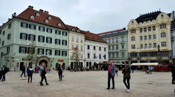 photo, image, bratislava old town, bad travel situation